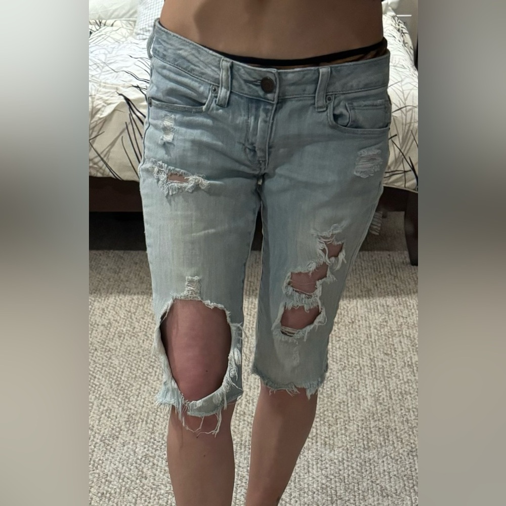 American Eagle Destroyed Faded Skinny Stretch sz2 longer (knee length) cutoffs